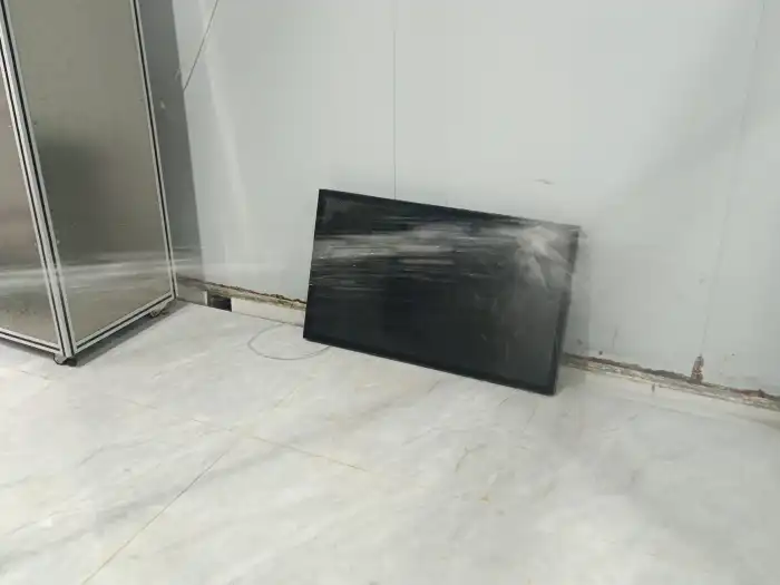 Waterproof digital signage 