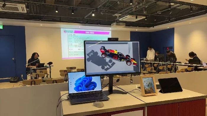 Glasses Free 3D Display Glasses Free 3D Display